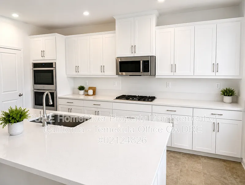 5 bed, 3.0 bath, 2900 sqft, $4,495 — Photo 4