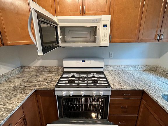 New appliances, gas stove