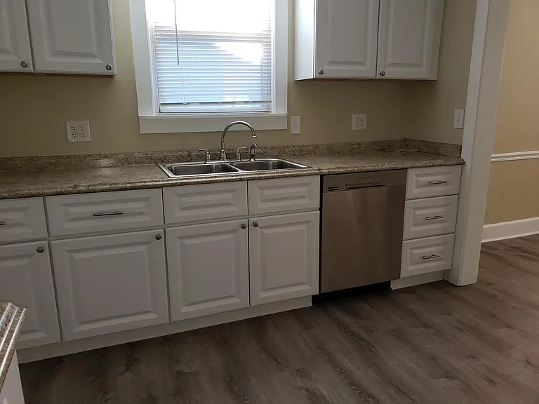 808 Metcalf St — Photo 6