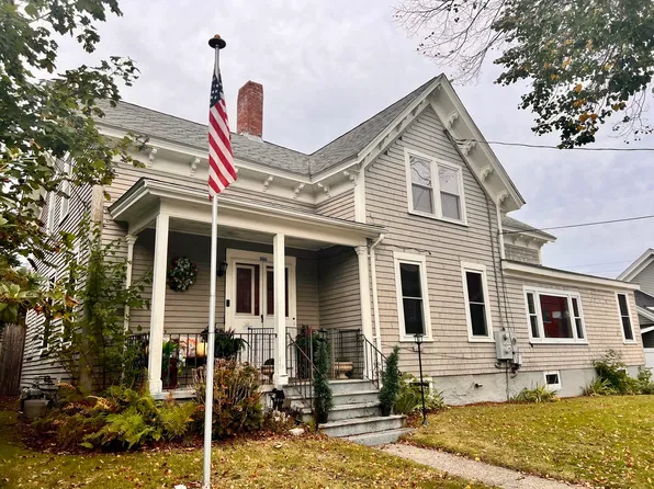 580 Pine St, Fall River, MA 02720