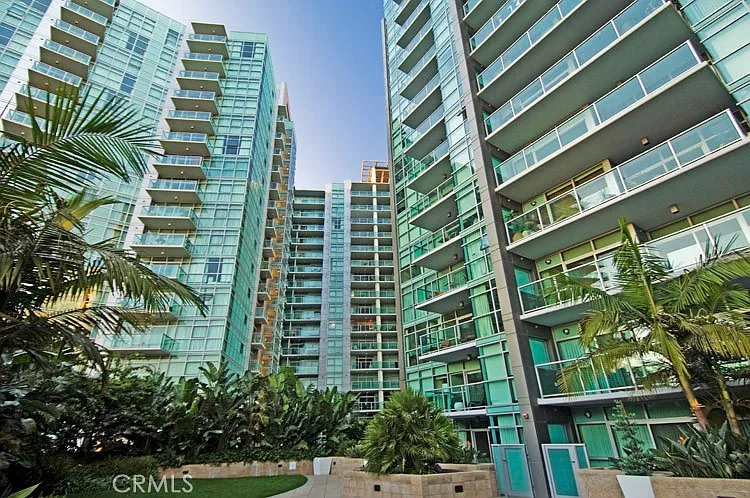 13650 Marina Pointe Dr #1605 — Photo 27