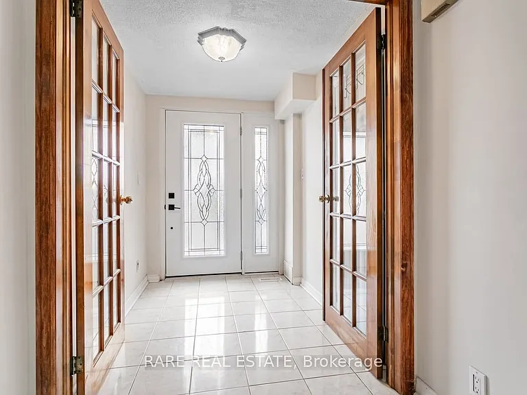 22 Bamford Cres — Photo 5