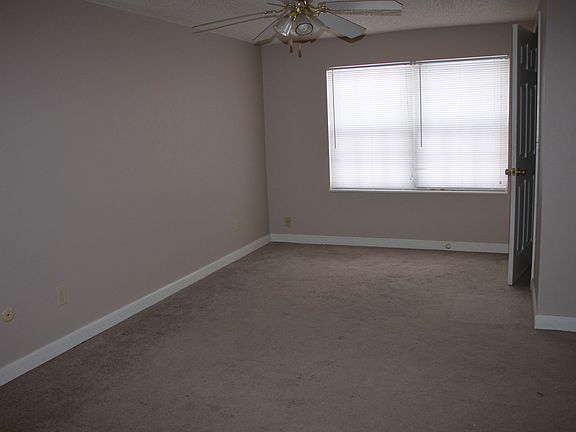 2nd image of 4102 NW Winslow Pl