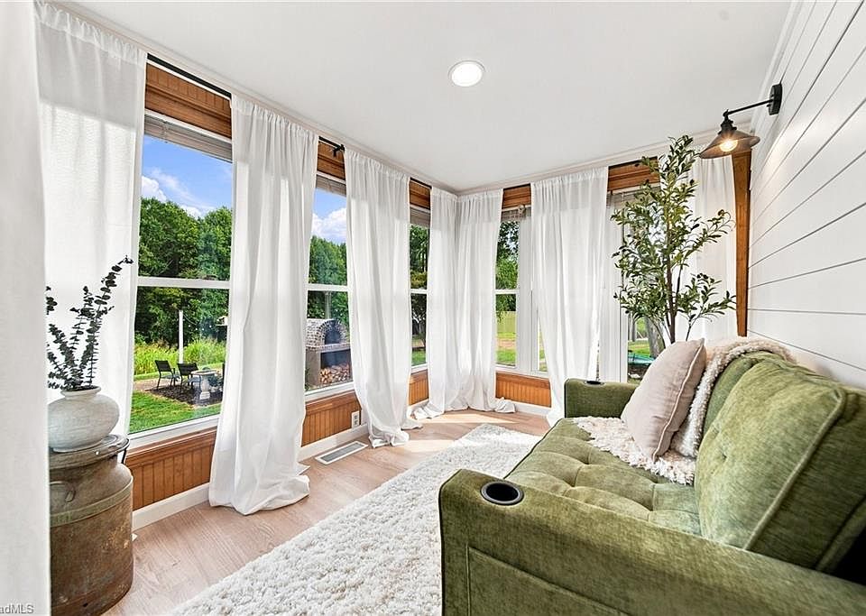 4th image of 5638 Greenhorn Rd