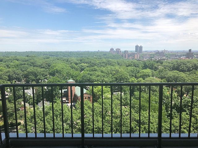 2nd image of 4525 Henry Hudson Pkwy APT 1206