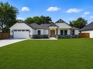 115 Dennis Dr, Azle, TX 76020