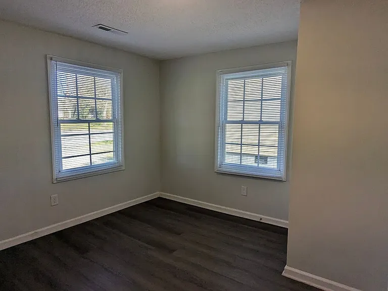 907 Bennett St — Photo 27