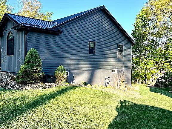 3rd image of 133 Valley Gem Dr