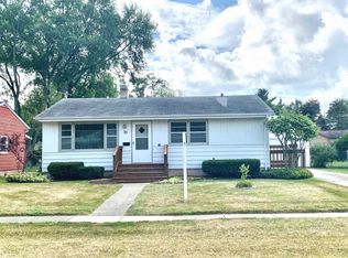 33 Wagner Dr, Cary, IL 60013