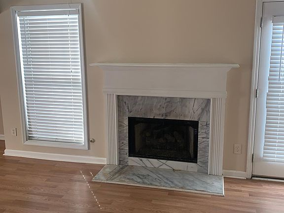 3rd image of 135 Courtyard Dr