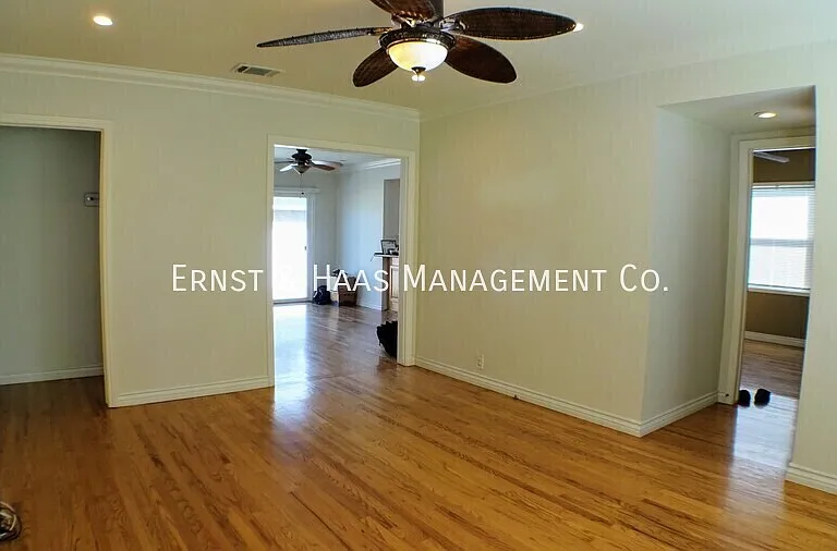 2953 Silva St — Photo 5