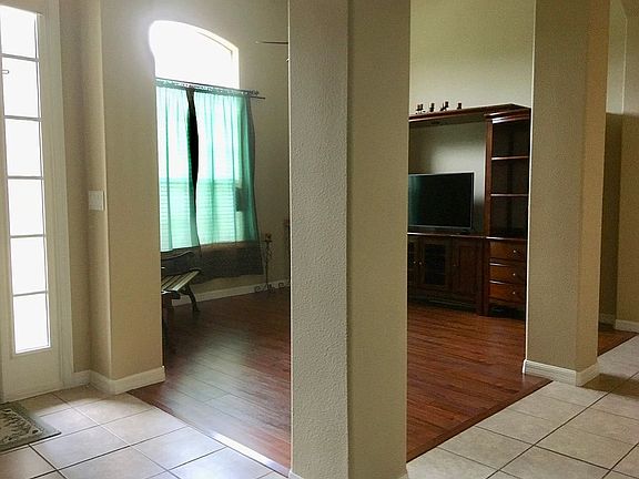 4th image of 16425 Bristol Lake Cir