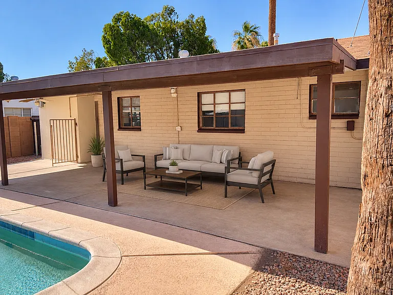 1425 E Hudson Dr — Photo 11