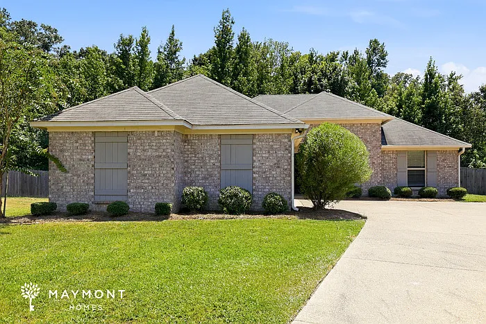 3 bed, 2.0 bath, 1555 sqft, $2,295 — Photo 1
