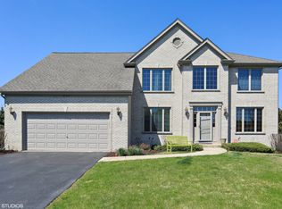 9124 Winding Ct, Willow Springs, IL 60480