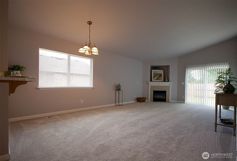 5th image of 15207 Carter Loop SE