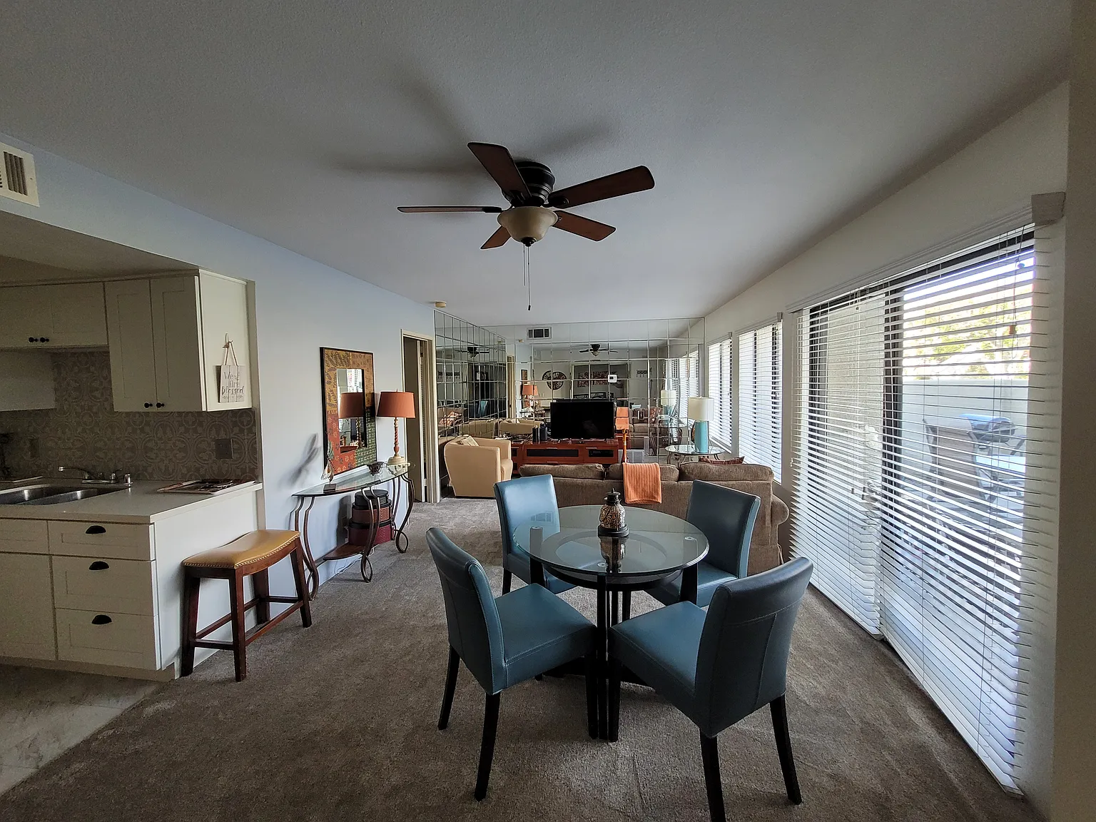 2 bed, 849 sqft, $1,900 — Photo 3