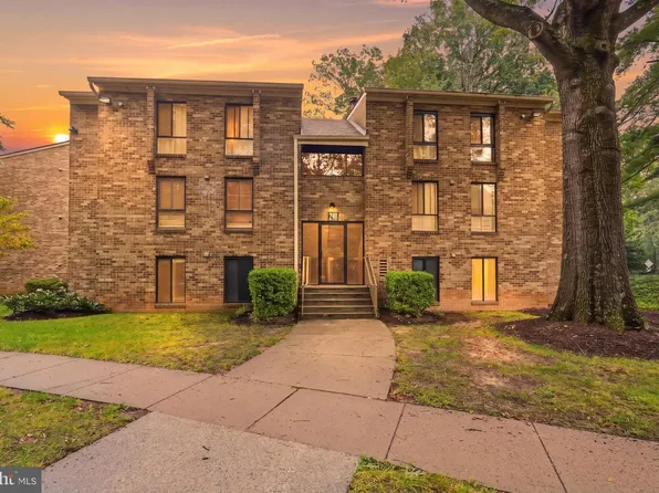 2341 Freetown Ct Unit 34/2B, Reston, VA 20191