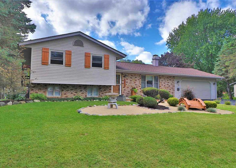 1st image of 6379 Bristlecone Ln