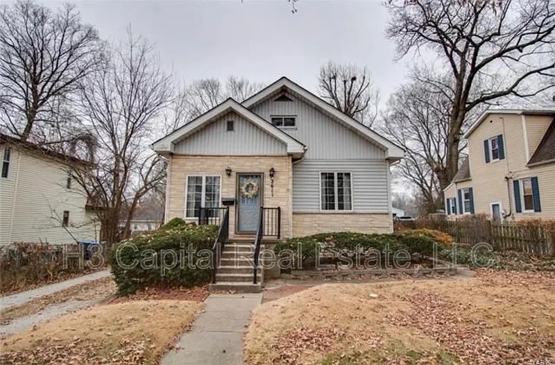 2611 Benbow Ave photo 1