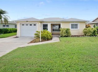 17709 Long Point Dr, Redington Shores, FL 33708