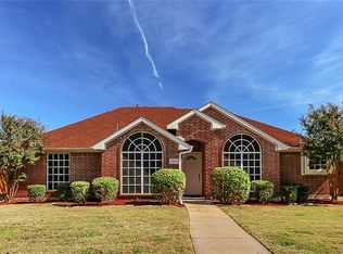 3916 Matthew Ln, Carrollton, TX 75007