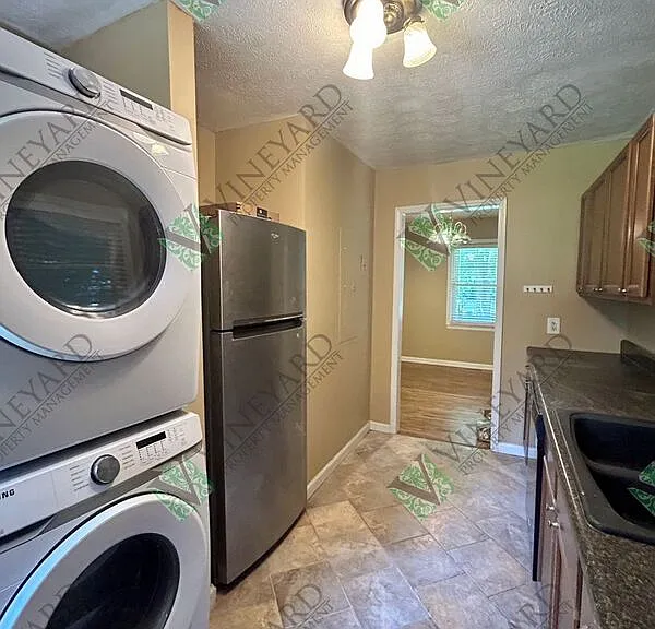 4306 Hillcrest Dr — Photo 9