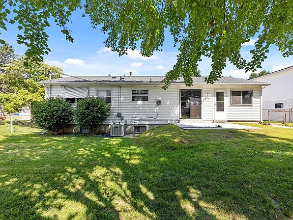 3rd image of 11832 Boward Ct