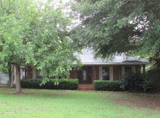 104 Kensington Ct, Dothan, AL 36303
