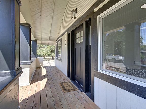 3rd image of 3319 Fairmount Ave