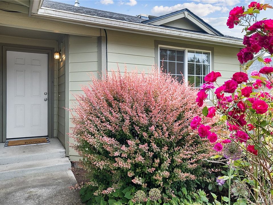 The beautiful front entrance already in full bloom!