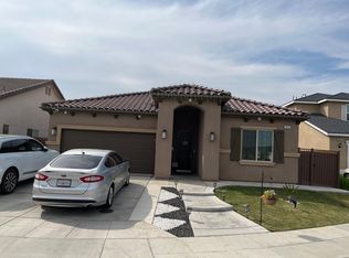 1042 Diamond Way, Madera, CA 93637