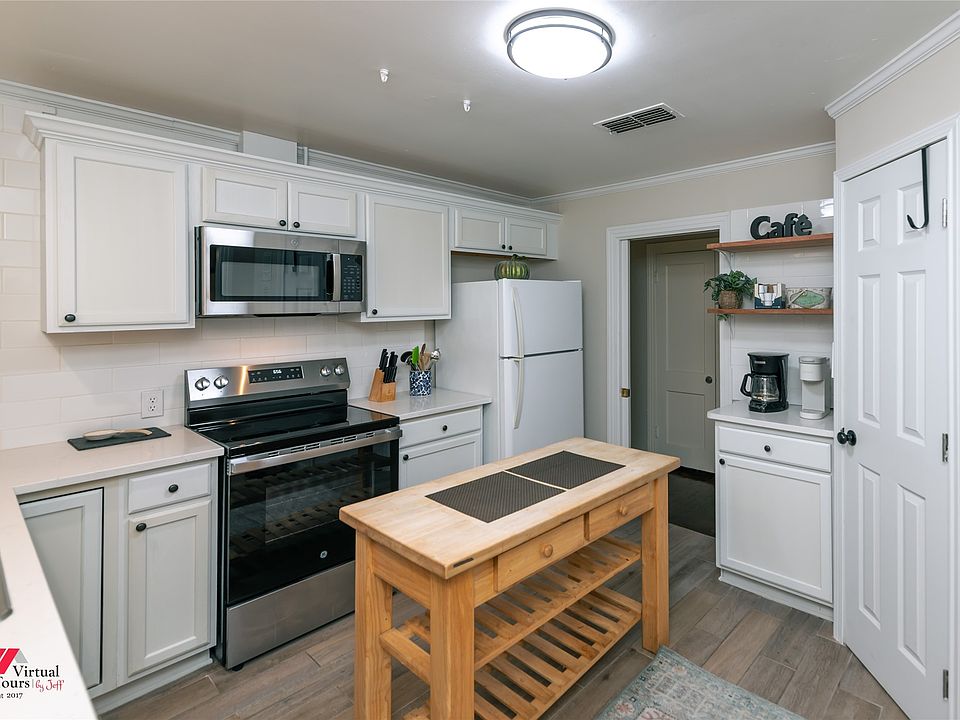 1st image of 3890 Greenway Pl