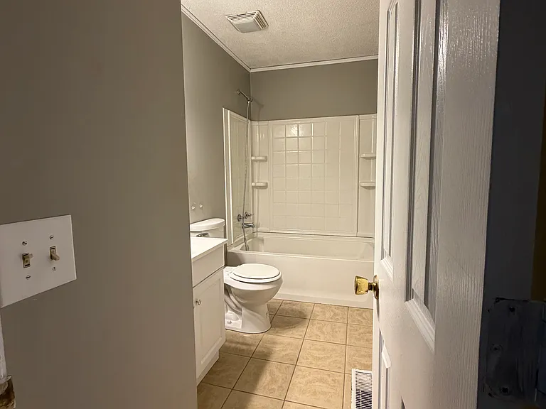 230 Oakcrest Cir #230 — Photo 8