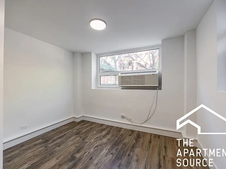 941 W Carmen Ave #1 — Photo 8