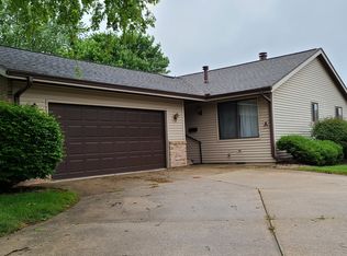 2001 Eagle Ridge Ct APT A, Urbana, IL 61802
