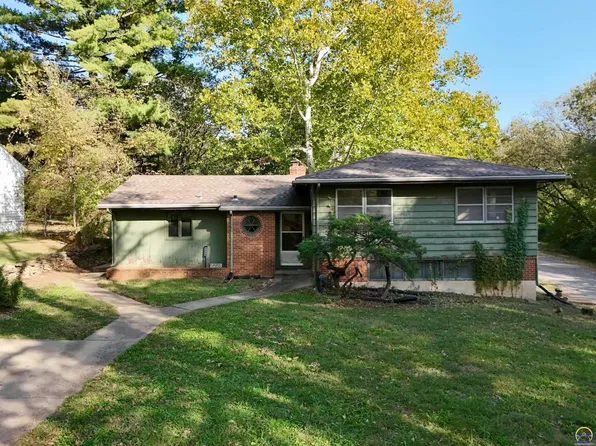 2228 SW Mulvane St, Topeka, KS 66611