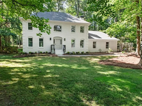 1080 Willow Bnd, Roswell, GA 30075