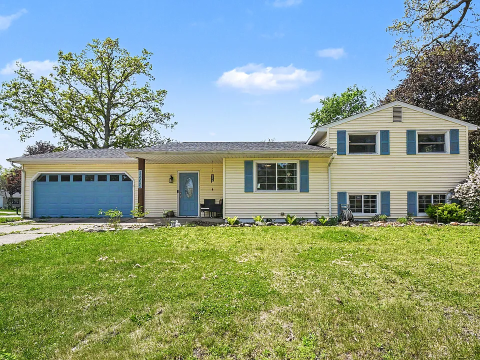 1533 Medford Ln