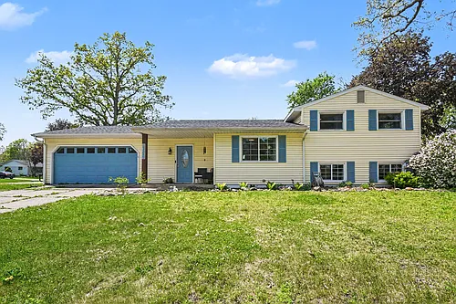 1533 Medford Ln Photo 1
