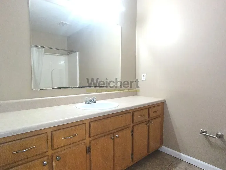 202 E Baldwin St — Photo 10