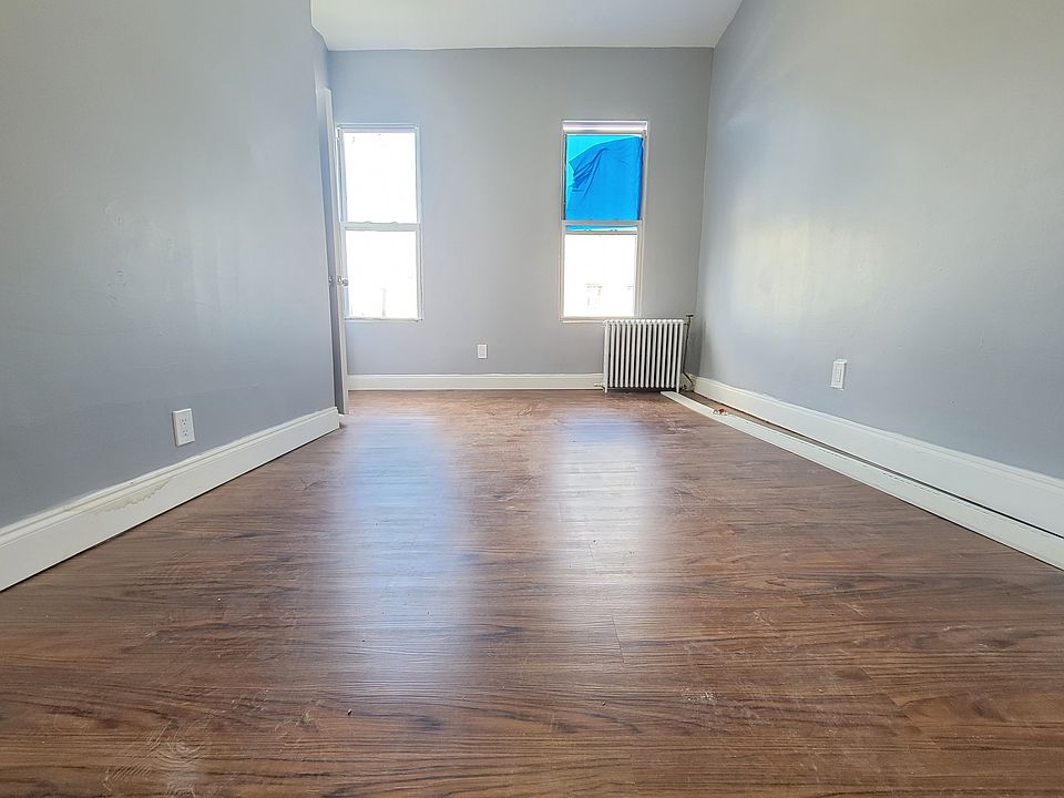 2nd image of 529 27th St #5E