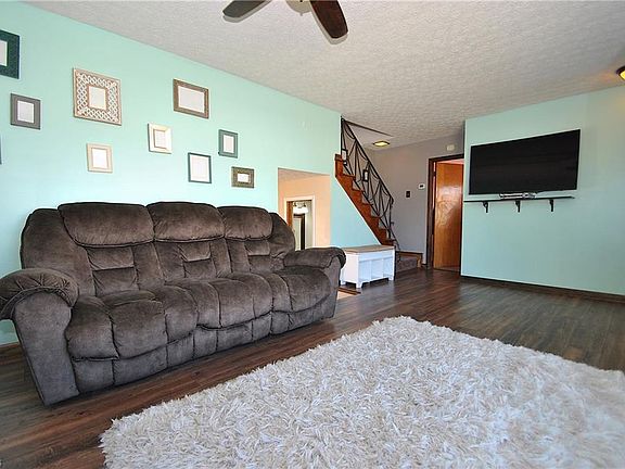 3rd image of 30940 Willowick Dr