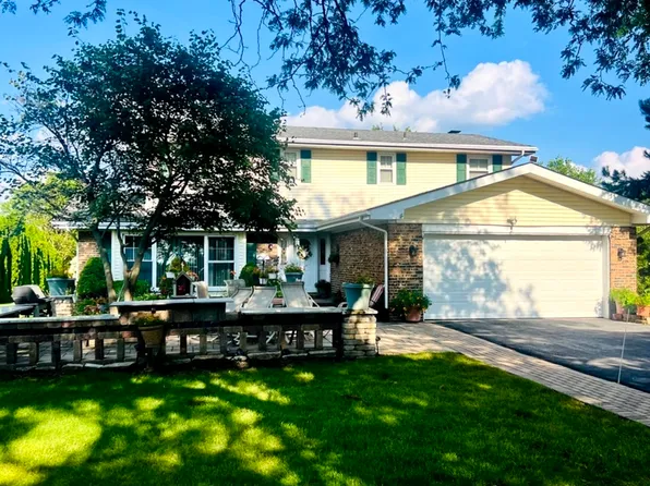 23131 S Volbrecht Rd, Crete, IL 60417
