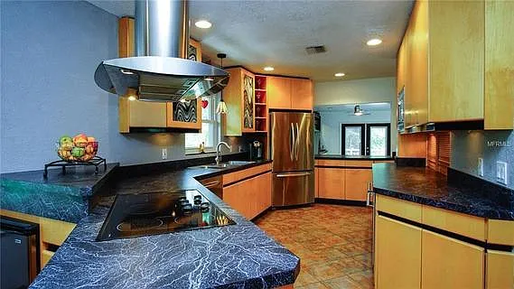 308 Roebling Rd N — Photo 2