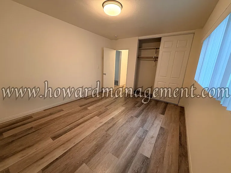 ** Move In Special** 4124 Grand View! Prime Location, All Vacancies Currently Offering 2 Week Fre... — Photo 10
