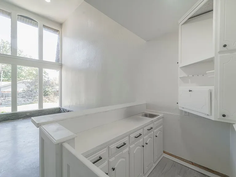 3120 Shadybrook Dr — Photo 18