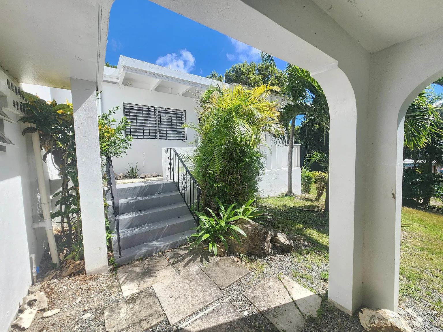 3 bed, $2,000 — Photo 4