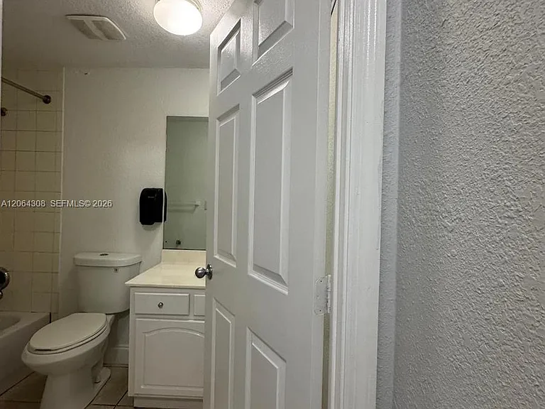 4271 NW 5th St #130 — Photo 7