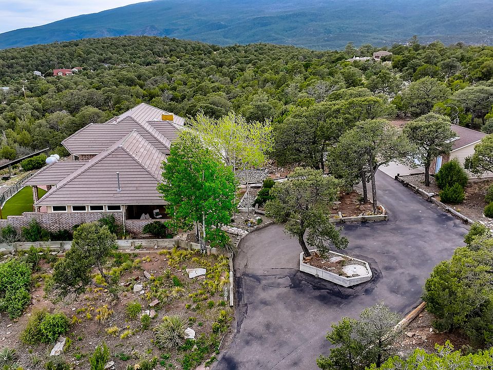 1st image of 40 Calyx Ln